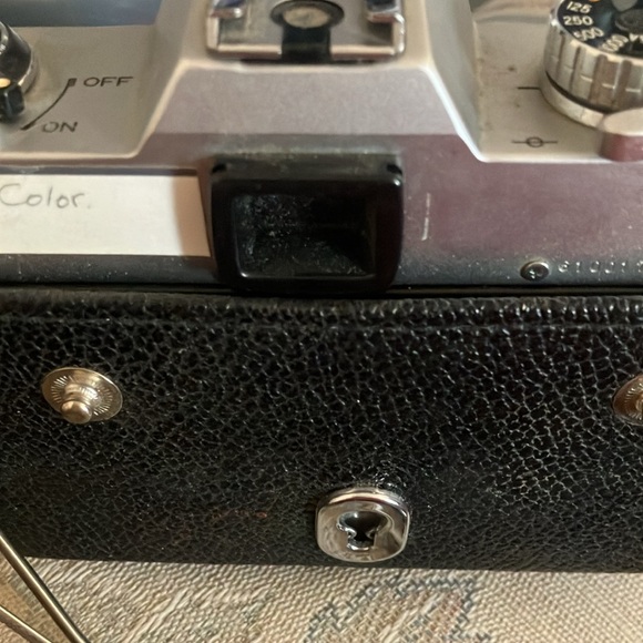 Yashica Black and Silver Film SLR Camera with Manual Controls fx-2 as is - Picture 4 of 4